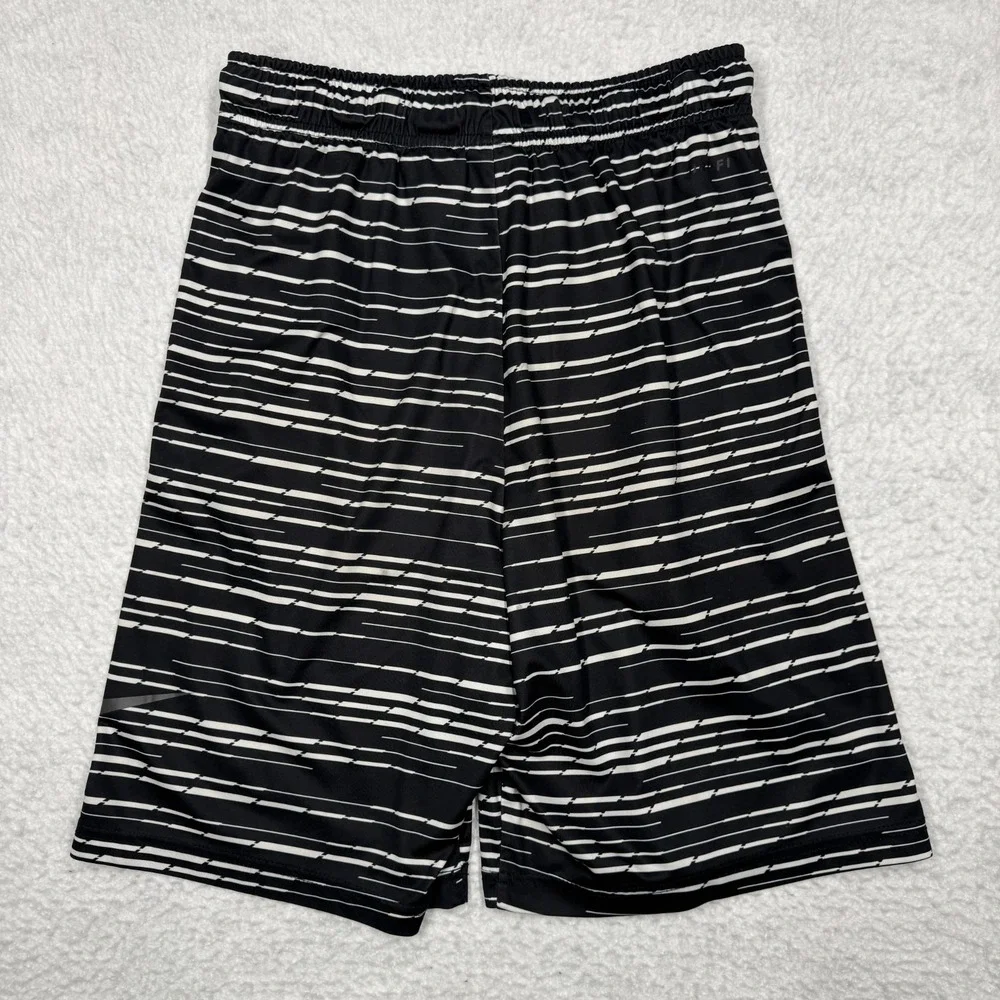 Nike Predator Dri-Fit Black Gray Basketball Shorts Men's‎ Size Small 8.5